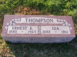 THOMPSON Ernest Earl 1881-1965 grave.jpg